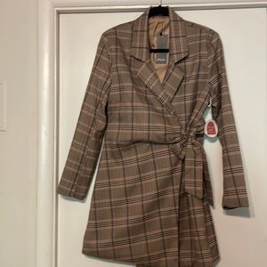 Nasty Gal size 6 Plaid long sleeve dress with side tie